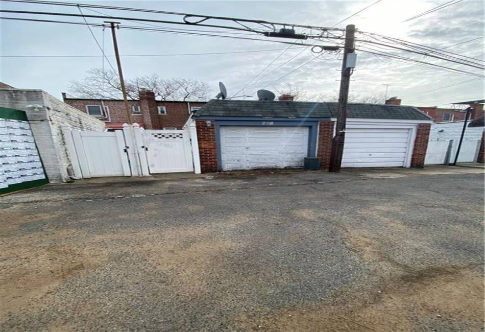 298 Bay 14th Street, Brooklyn, New York 11214, 2 Bedrooms Bedrooms, ,2 BathroomsBathrooms,Residential,For Sale,Bay 14th,489104