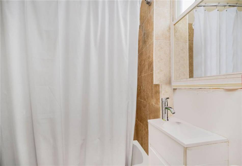 1113 68th Street, Brooklyn, New York 11219, 6 Bedrooms Bedrooms, ,4 BathroomsBathrooms,Residential,For Sale,68th,492746