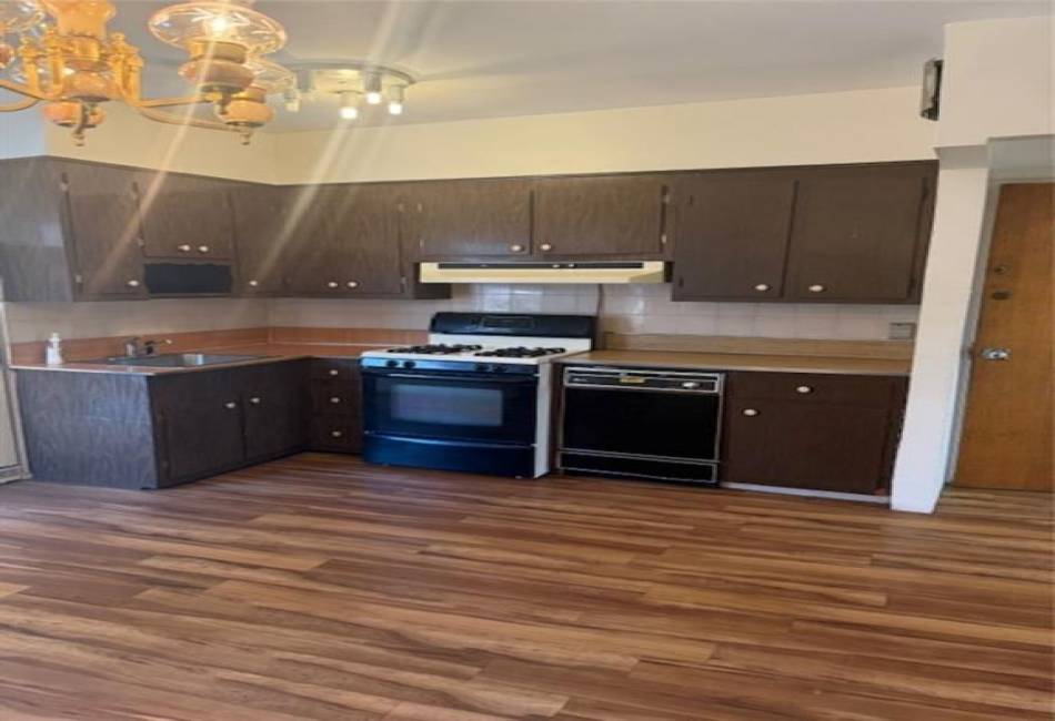 1113 68th Street, Brooklyn, New York 11219, ,5 BathroomsBathrooms,Residential,For Sale,68th,492746