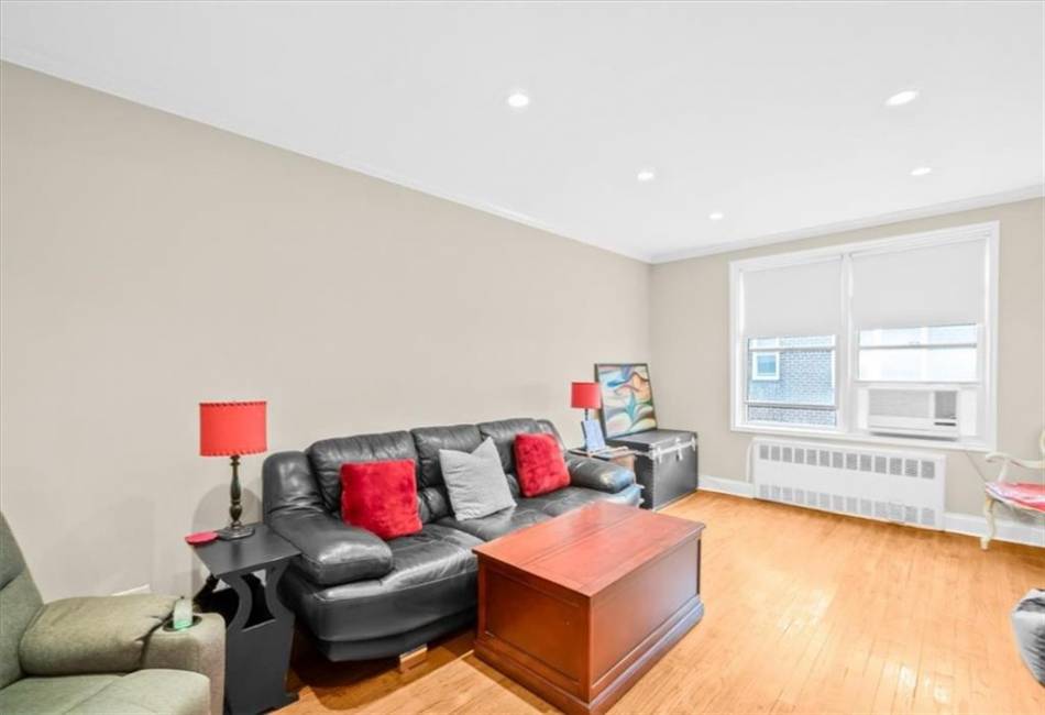 1250 Ocean Parkway, Brooklyn, New York 11230, 1 Bedroom Bedrooms, ,1 BathroomBathrooms,Residential,For Sale,Ocean,492748
