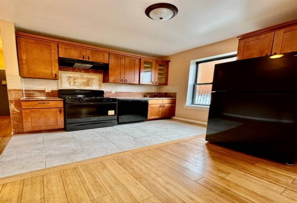 883 165th Street, Bronx, New York 10459, 2 Bedrooms Bedrooms, ,1 BathroomBathrooms,Rental,For Sale,165th,492749
