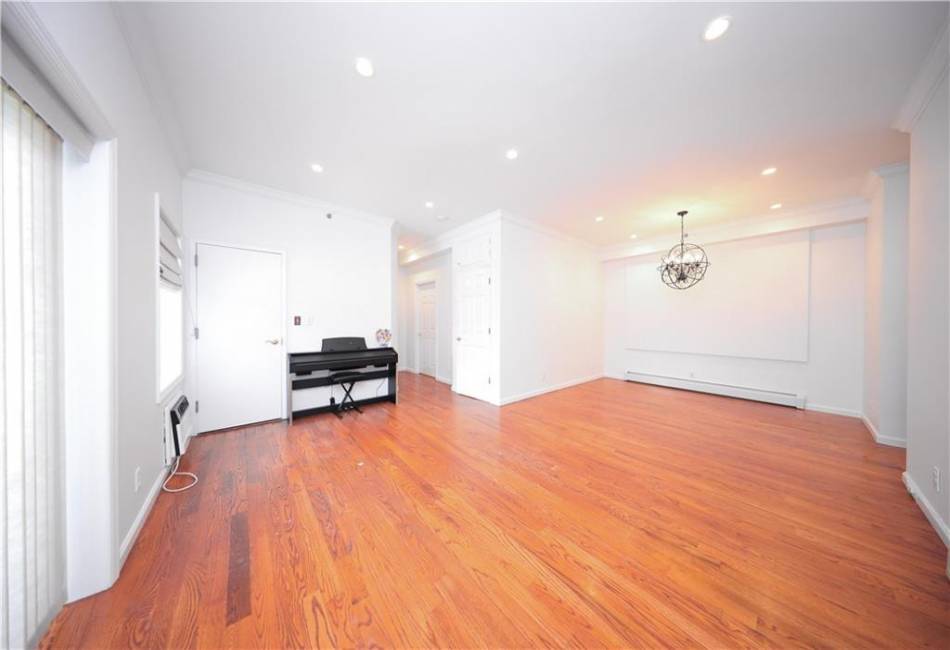 526 Avenue Z, Brooklyn, New York 11223, 2 Bedrooms Bedrooms, ,2 BathroomsBathrooms,Residential,For Sale,Avenue Z,492750