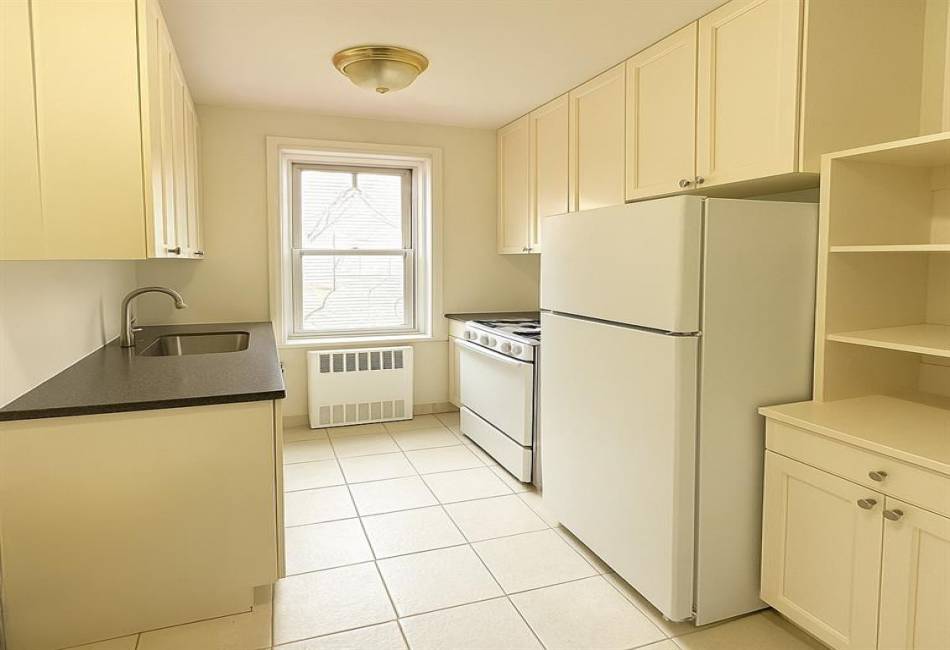 3165 Nostrand Avenue, Brooklyn, New York 11229, 1 Bedroom Bedrooms, ,1 BathroomBathrooms,Residential,For Sale,Nostrand,492753