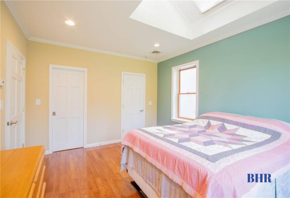 120 Norfolk Street, Brooklyn, New York 11235, 2 Bedrooms Bedrooms, ,2 BathroomsBathrooms,Residential,For Sale,Norfolk,492656