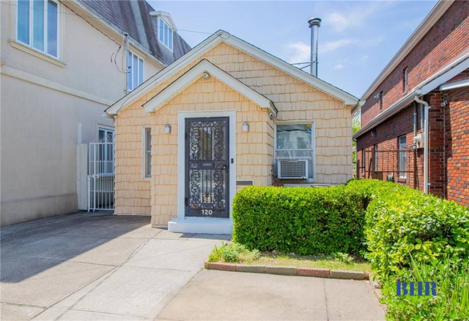 120 Norfolk Street, Brooklyn, New York 11235, 2 Bedrooms Bedrooms, ,2 BathroomsBathrooms,Residential,For Sale,Norfolk,492656