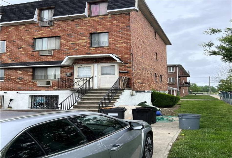 2 Paerdegat 15th Street, Brooklyn, New York 11236, ,Mixed Use,For Sale,Paerdegat 15th,492742