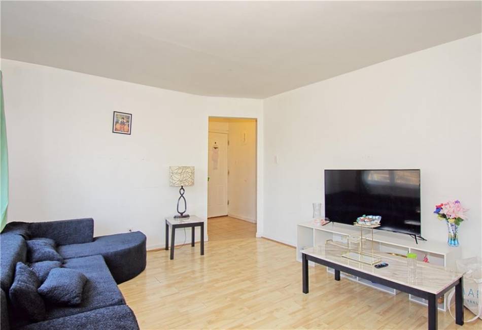 2309 Hylan Boulevard, Staten Island, New York 10306, 6 Bedrooms Bedrooms, ,3 BathroomsBathrooms,Residential,For Sale,Hylan,492763