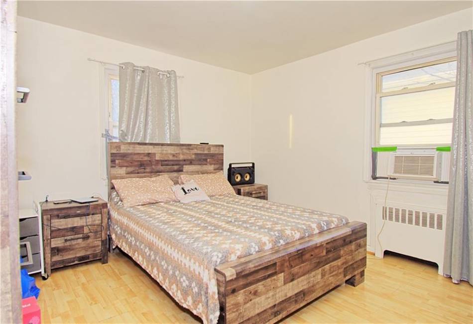 2309 Hylan Boulevard, Staten Island, New York 10306, 6 Bedrooms Bedrooms, ,3 BathroomsBathrooms,Residential,For Sale,Hylan,492763