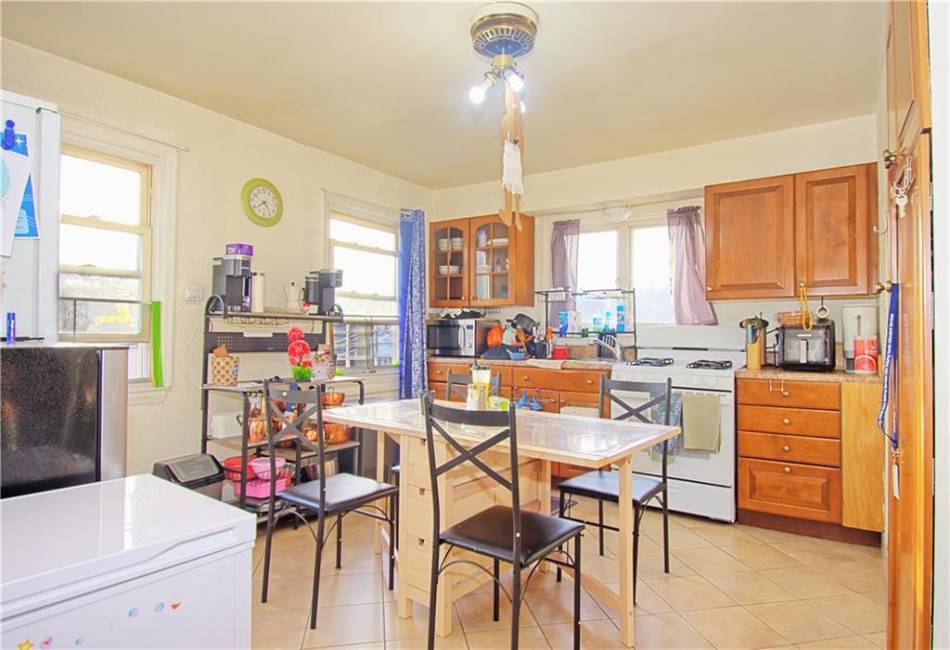 2309 Hylan Boulevard, Staten Island, New York 10306, 6 Bedrooms Bedrooms, ,3 BathroomsBathrooms,Residential,For Sale,Hylan,492763