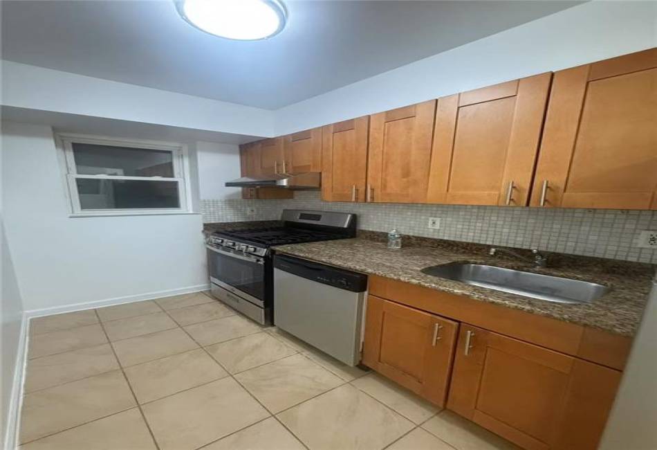 43-18 Robinson Street, Queens, New York 11355, 3 Bedrooms Bedrooms, ,2 BathroomsBathrooms,Residential,For Sale,Robinson,492764