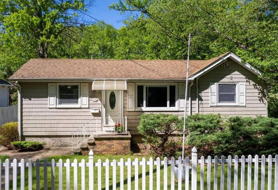 190 Prall Avenue, Staten Island, New York 10312, 2 Bedrooms Bedrooms, ,2 BathroomsBathrooms,Residential,For Sale,Prall,492771