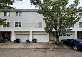 71 Emily Lane, Staten Island, New York 10312, 1 Bedroom Bedrooms, ,3 BathroomsBathrooms,Residential,For Sale,Emily,492774