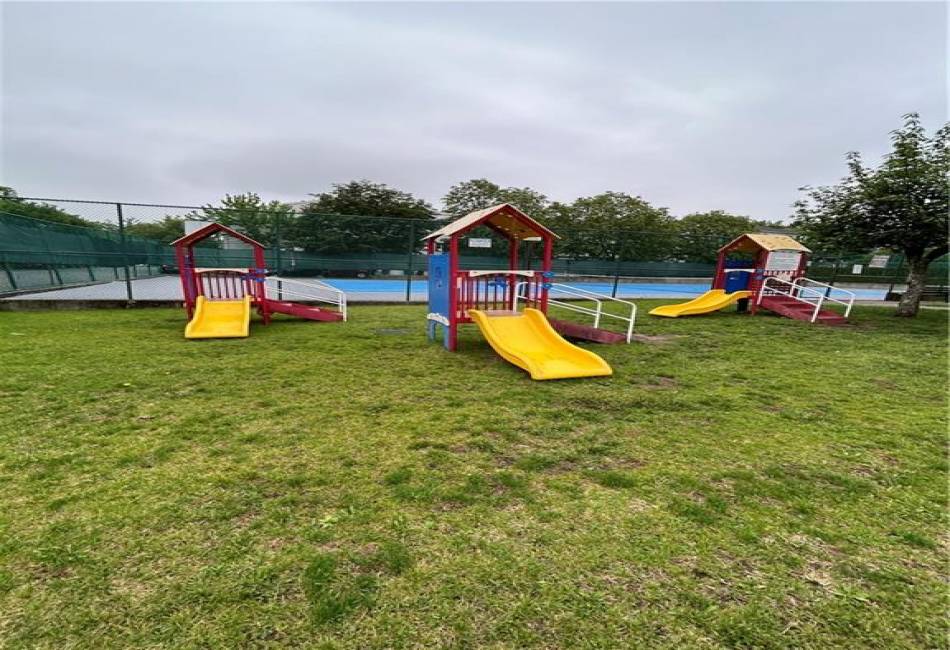 71 Emily Lane, Staten Island, New York 10312, 1 Bedroom Bedrooms, ,3 BathroomsBathrooms,Residential,For Sale,Emily,492774