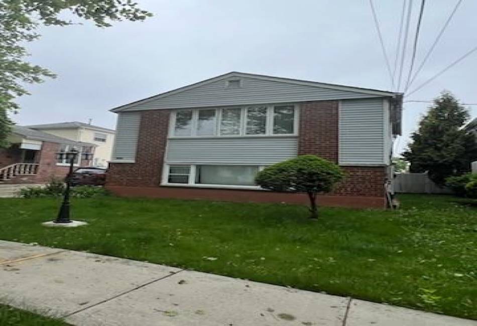 10567 Flatlands 7th Street, Brooklyn, New York 11236, 5 Bedrooms Bedrooms, ,3 BathroomsBathrooms,Residential,For Sale,Flatlands 7th,492778