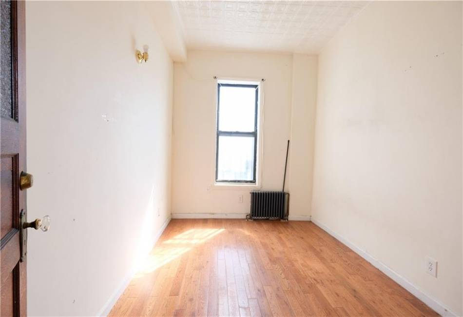 642 56th Street, Brooklyn, New York 11220, 10 Bedrooms Bedrooms, ,5 BathroomsBathrooms,Residential,For Sale,56th,492782