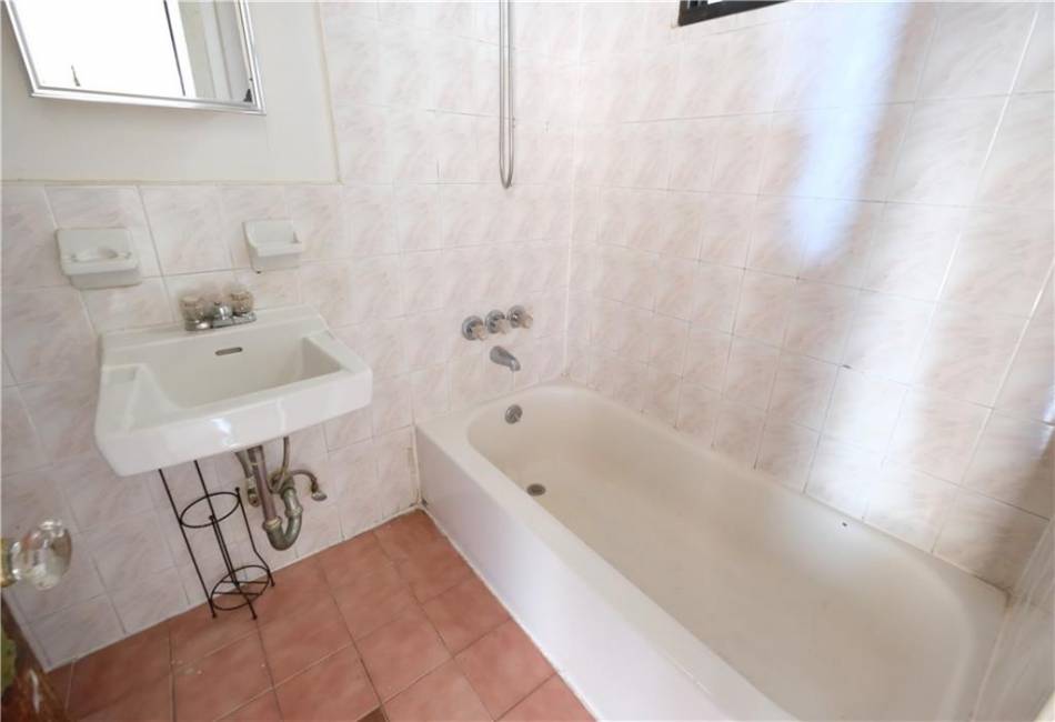 642 56th Street, Brooklyn, New York 11220, 10 Bedrooms Bedrooms, ,5 BathroomsBathrooms,Residential,For Sale,56th,492782