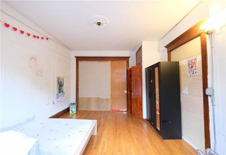 642 56th Street, Brooklyn, New York 11220, 10 Bedrooms Bedrooms, ,5 BathroomsBathrooms,Residential,For Sale,56th,492782