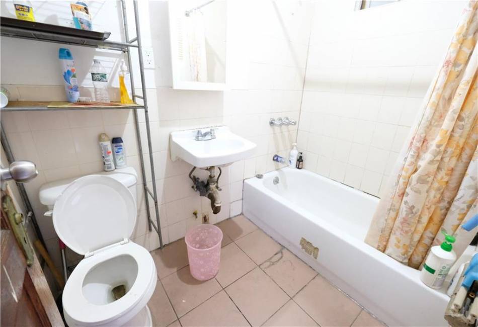 642 56th Street, Brooklyn, New York 11220, 10 Bedrooms Bedrooms, ,5 BathroomsBathrooms,Residential,For Sale,56th,492782
