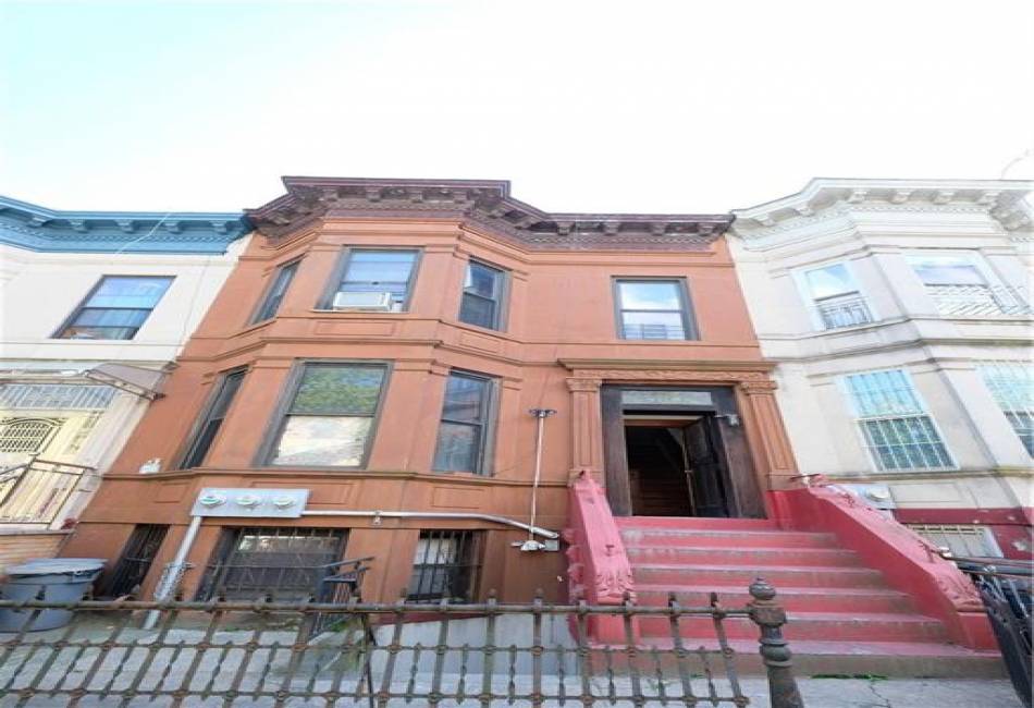 642 56th Street, Brooklyn, New York 11220, 10 Bedrooms Bedrooms, ,5 BathroomsBathrooms,Residential,For Sale,56th,492782