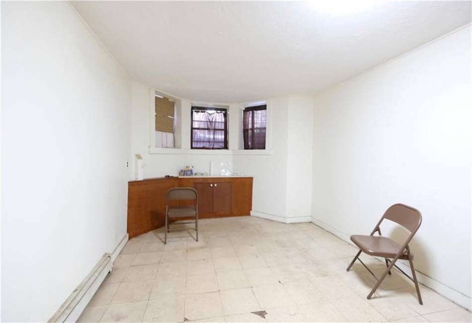 642 56th Street, Brooklyn, New York 11220, 10 Bedrooms Bedrooms, ,5 BathroomsBathrooms,Residential,For Sale,56th,492782