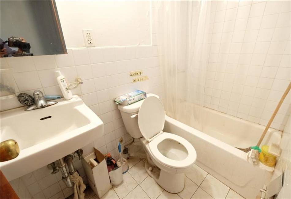 642 56th Street, Brooklyn, New York 11220, 10 Bedrooms Bedrooms, ,5 BathroomsBathrooms,Residential,For Sale,56th,492782