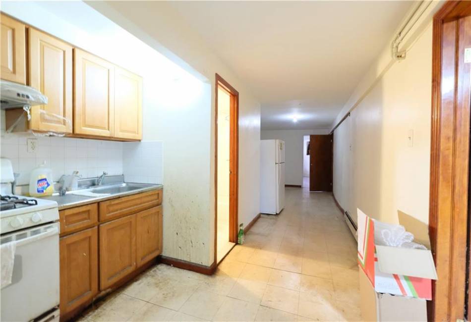 642 56th Street, Brooklyn, New York 11220, 10 Bedrooms Bedrooms, ,5 BathroomsBathrooms,Residential,For Sale,56th,492782