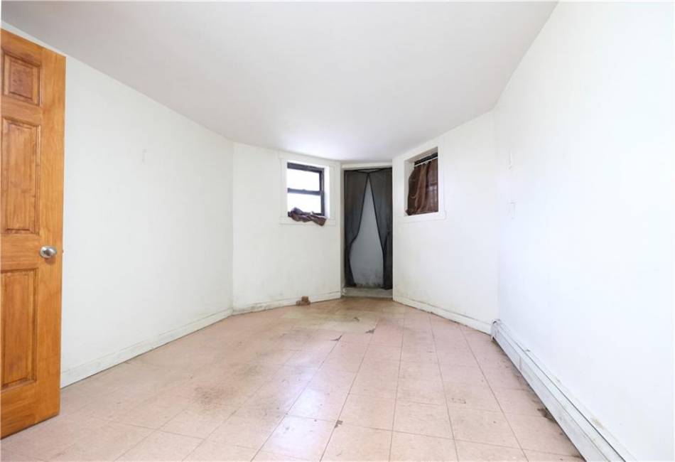 642 56th Street, Brooklyn, New York 11220, 10 Bedrooms Bedrooms, ,5 BathroomsBathrooms,Residential,For Sale,56th,492782