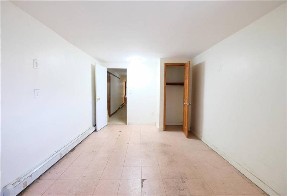 642 56th Street, Brooklyn, New York 11220, 10 Bedrooms Bedrooms, ,5 BathroomsBathrooms,Residential,For Sale,56th,492782