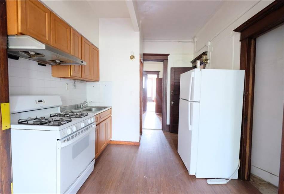 642 56th Street, Brooklyn, New York 11220, 10 Bedrooms Bedrooms, ,5 BathroomsBathrooms,Residential,For Sale,56th,492782