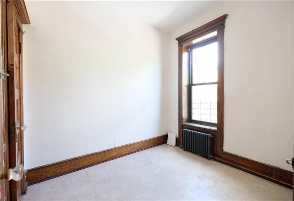 642 56th Street, Brooklyn, New York 11220, 10 Bedrooms Bedrooms, ,5 BathroomsBathrooms,Residential,For Sale,56th,492782