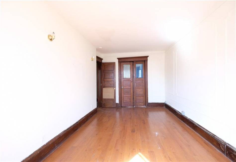 642 56th Street, Brooklyn, New York 11220, 10 Bedrooms Bedrooms, ,5 BathroomsBathrooms,Residential,For Sale,56th,492782