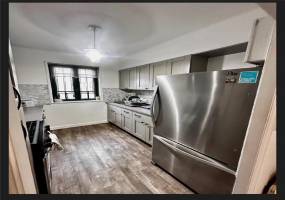 89 Metropolitan Oval, Bronx, New York 10462, 1 Bedroom Bedrooms, ,1 BathroomBathrooms,Rental,For Sale,Metropolitan Oval,492784