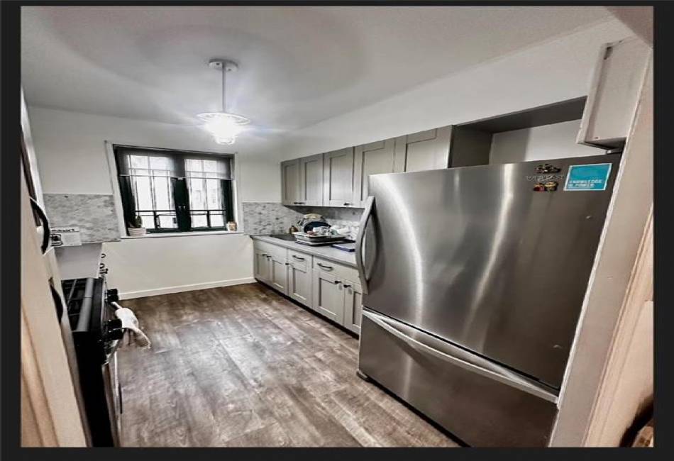 89 Metropolitan Oval, Bronx, New York 10462, 1 Bedroom Bedrooms, ,1 BathroomBathrooms,Rental,For Sale,Metropolitan Oval,492784