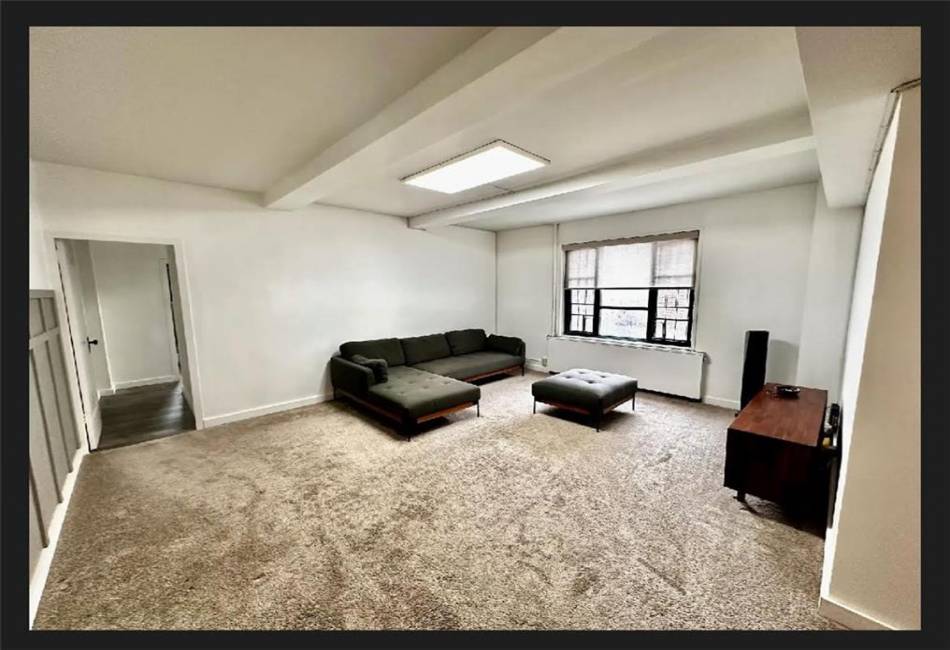 89 Metropolitan Oval, Bronx, New York 10462, 1 Bedroom Bedrooms, ,1 BathroomBathrooms,Rental,For Sale,Metropolitan Oval,492784