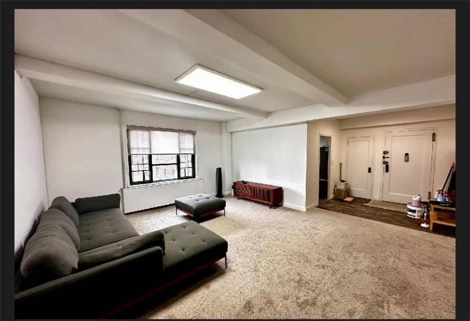 89 Metropolitan Oval, Bronx, New York 10462, 1 Bedroom Bedrooms, ,1 BathroomBathrooms,Rental,For Sale,Metropolitan Oval,492784