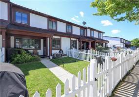 97 Debbie Street, Staten Island, New York 10314, 2 Bedrooms Bedrooms, ,2 BathroomsBathrooms,Residential,For Sale,Debbie,492793