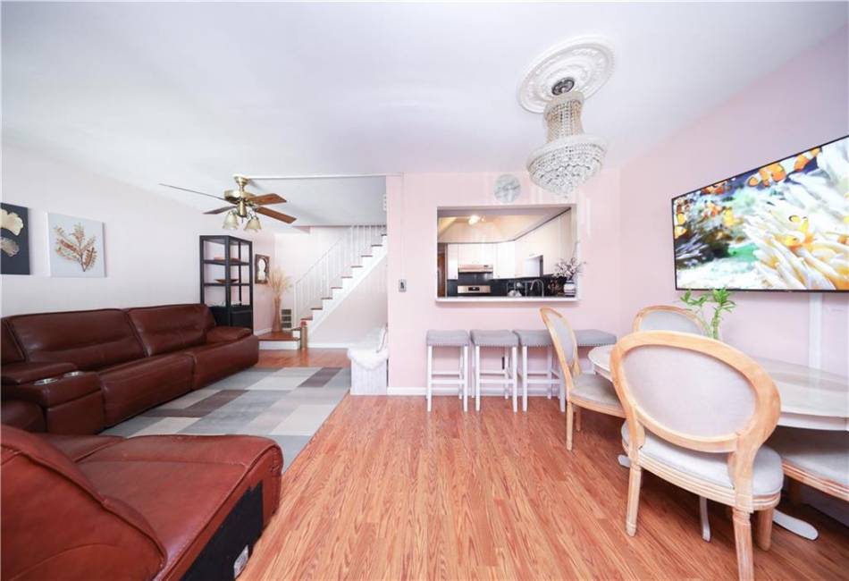 97 Debbie Street, Staten Island, New York 10314, 2 Bedrooms Bedrooms, ,2 BathroomsBathrooms,Residential,For Sale,Debbie,492793