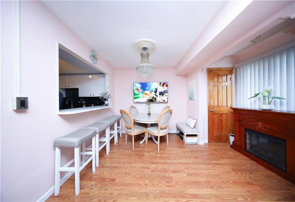 97 Debbie Street, Staten Island, New York 10314, 2 Bedrooms Bedrooms, ,2 BathroomsBathrooms,Residential,For Sale,Debbie,492793