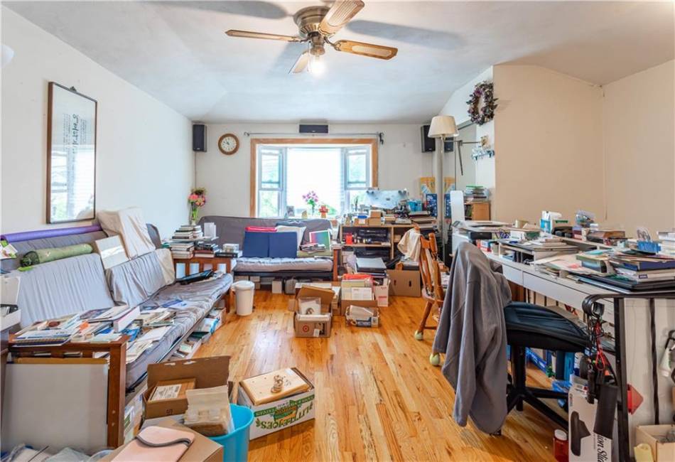 1054 Rensselaer Avenue, Staten Island, New York 10309, 3 Bedrooms Bedrooms, ,3 BathroomsBathrooms,Residential,For Sale,Rensselaer,492795