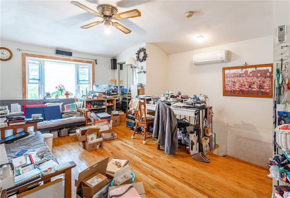 1054 Rensselaer Avenue, Staten Island, New York 10309, 3 Bedrooms Bedrooms, ,3 BathroomsBathrooms,Residential,For Sale,Rensselaer,492795