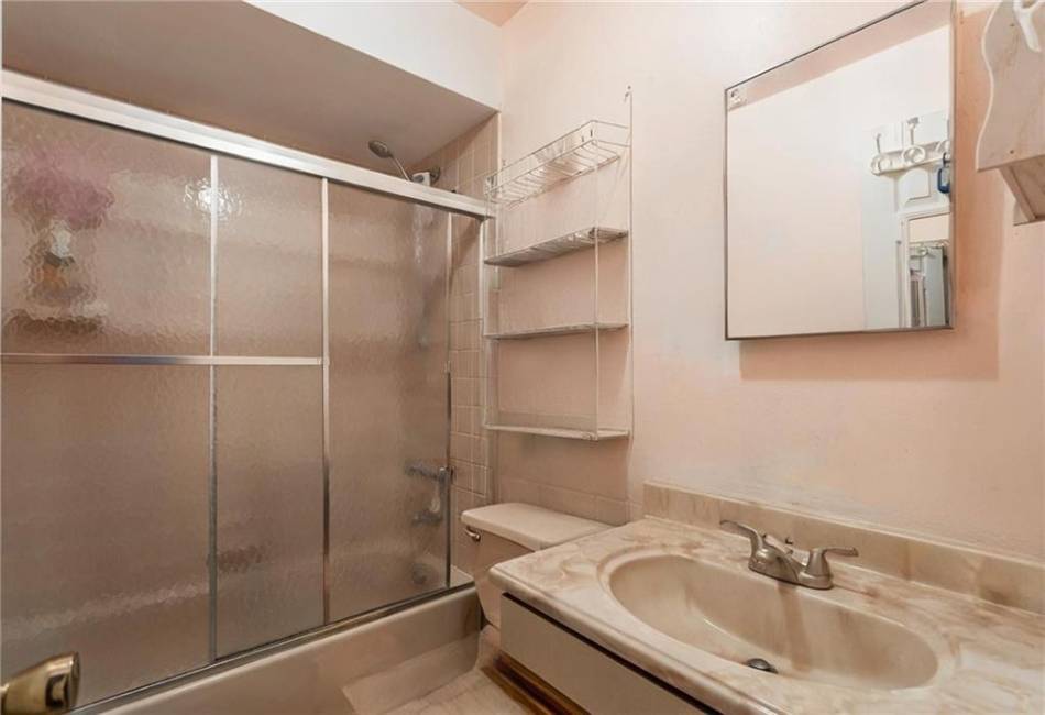 1054 Rensselaer Avenue, Staten Island, New York 10309, 3 Bedrooms Bedrooms, ,3 BathroomsBathrooms,Residential,For Sale,Rensselaer,492795