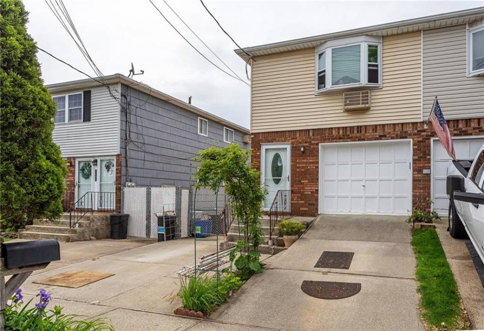 1054 Rensselaer Avenue, Staten Island, New York 10309, 3 Bedrooms Bedrooms, ,3 BathroomsBathrooms,Residential,For Sale,Rensselaer,492795