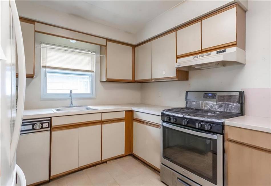 1054 Rensselaer Avenue, Staten Island, New York 10309, 3 Bedrooms Bedrooms, ,3 BathroomsBathrooms,Residential,For Sale,Rensselaer,492795