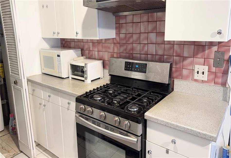 284 Steuben Street, Staten Island, New York 10304, 3 Bedrooms Bedrooms, ,3 BathroomsBathrooms,Residential,For Sale,Steuben,492805