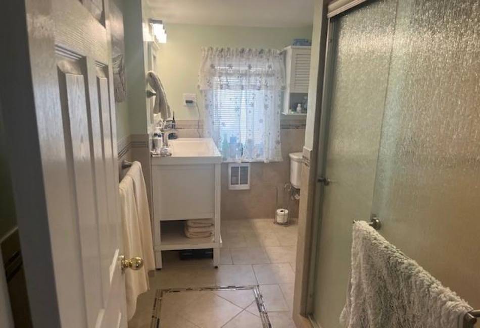 32 Gotham Avenue, Brooklyn, New York 11229, 3 Bedrooms Bedrooms, ,2 BathroomsBathrooms,Residential,For Sale,Gotham,492740