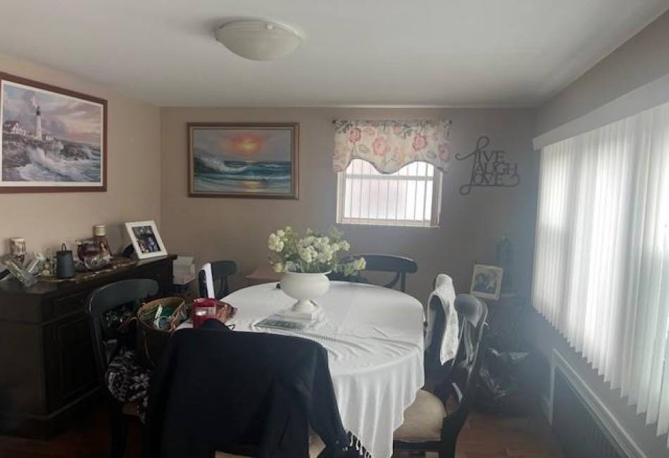 32 Gotham Avenue, Brooklyn, New York 11229, 3 Bedrooms Bedrooms, ,2 BathroomsBathrooms,Residential,For Sale,Gotham,492740