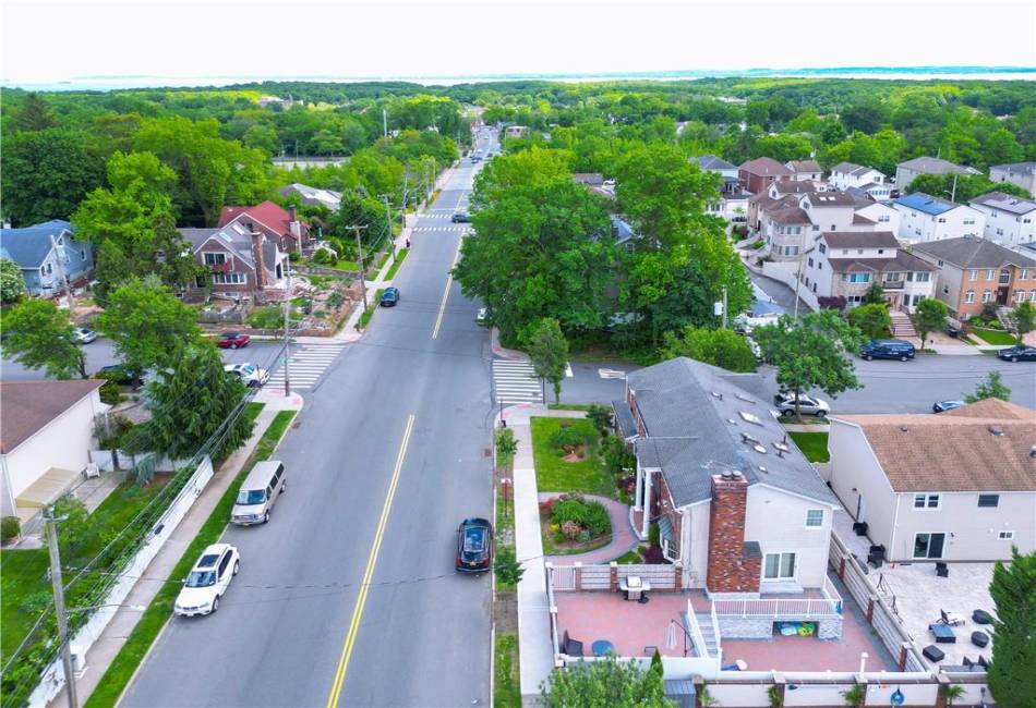 728 Huguenot Avenue, Staten Island, New York 10312, 4 Bedrooms Bedrooms, ,5 BathroomsBathrooms,Residential,For Sale,Huguenot,492806