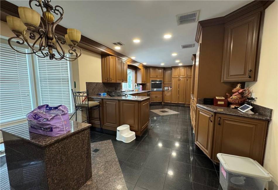 728 Huguenot Avenue, Staten Island, New York 10312, 4 Bedrooms Bedrooms, ,5 BathroomsBathrooms,Residential,For Sale,Huguenot,492806