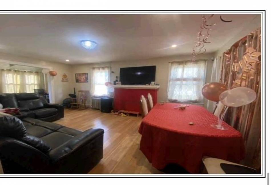 19907 100th Avenue, Hollis, New York 11423, 3 Bedrooms Bedrooms, ,2 BathroomsBathrooms,Residential,For Sale,100th,492807