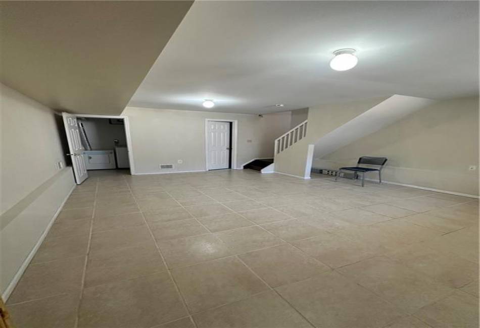 37 Susan Court, Staten Island, New York 10304, 2 Bedrooms Bedrooms, ,3 BathroomsBathrooms,Residential,For Sale,Susan,492808